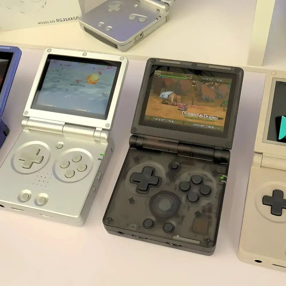 console RG35XXSP ouvert avec design clamshell translucide