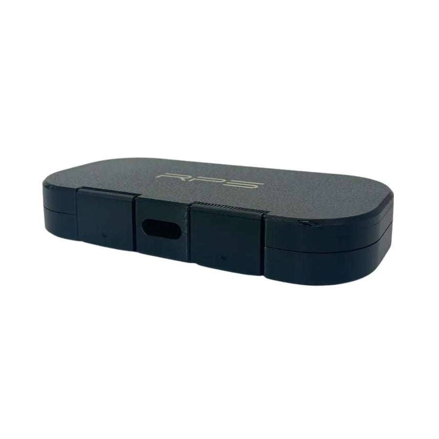 Étui de protection Retroid Pocket 5 en noir, boîtier rigide avec clips magnétiques pour protection optimale.