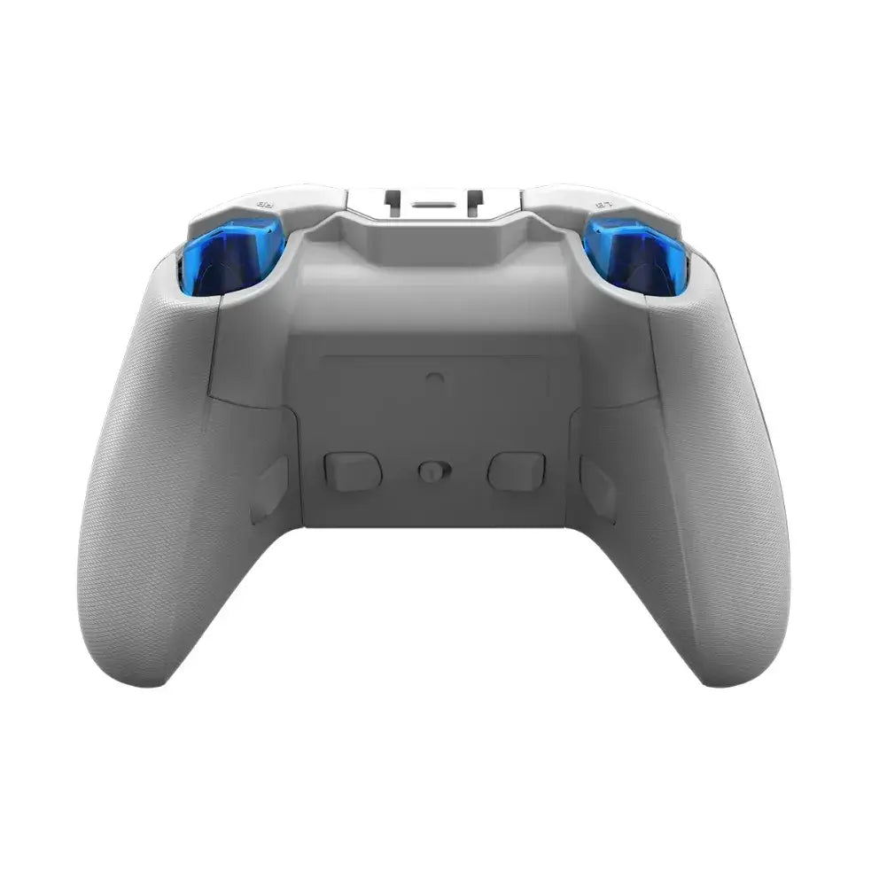 Vue arrière de la manette Flydigi Apex 4, montrant ses poignées et boutons ergonamiques.