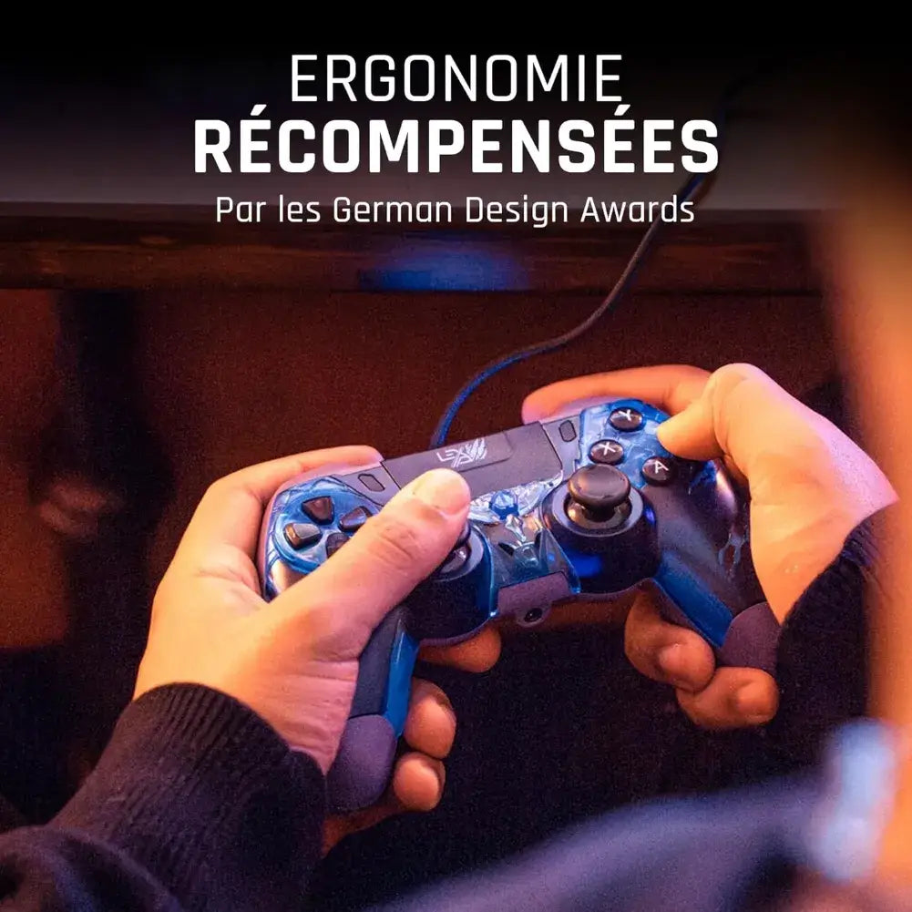 Manette Lexip Naruto Revenge tenue par un joueur pendant une partie