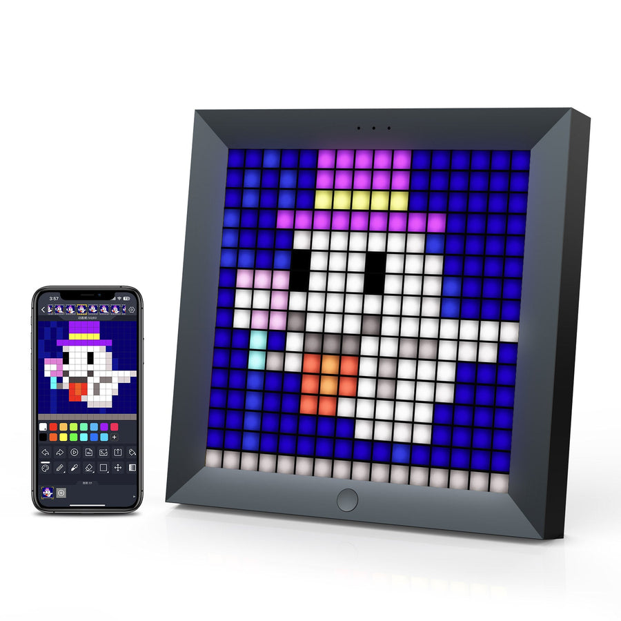 Divoom Pixoo 16×16 affichant un fantôme en pixel art