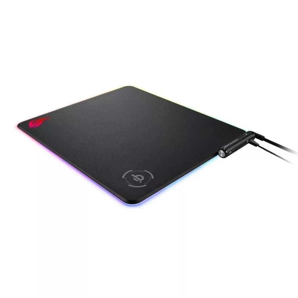 ROG Balteus Qi tapis de souris gaming RGB avec recharge Qi et surface micro-texturée, vue de côté.