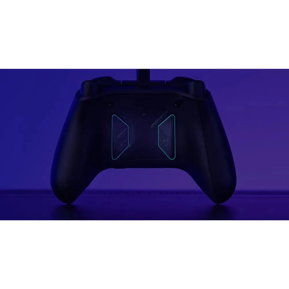 Manette ROG Raikiri vue arrière avec boutons lumineux, design ergonomique pour un contrôle optimal sur PC et Xbox.