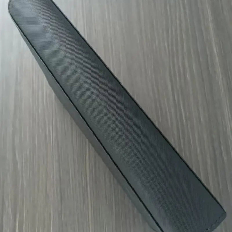 Edge of the Homefish binder closed with its zip
