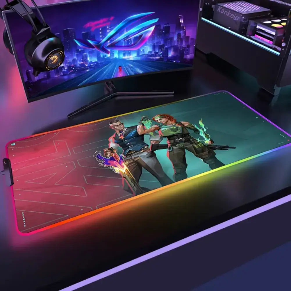 Tapis de souris XXL Valorant dans une ambiance gaming avec son RGB