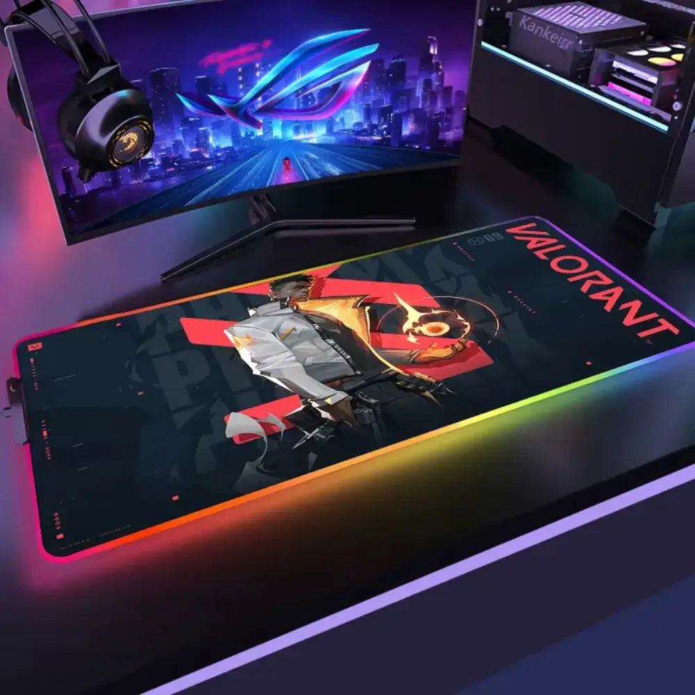 Tapis de souris XXL Valorant Phoenix sur un bureau gamer