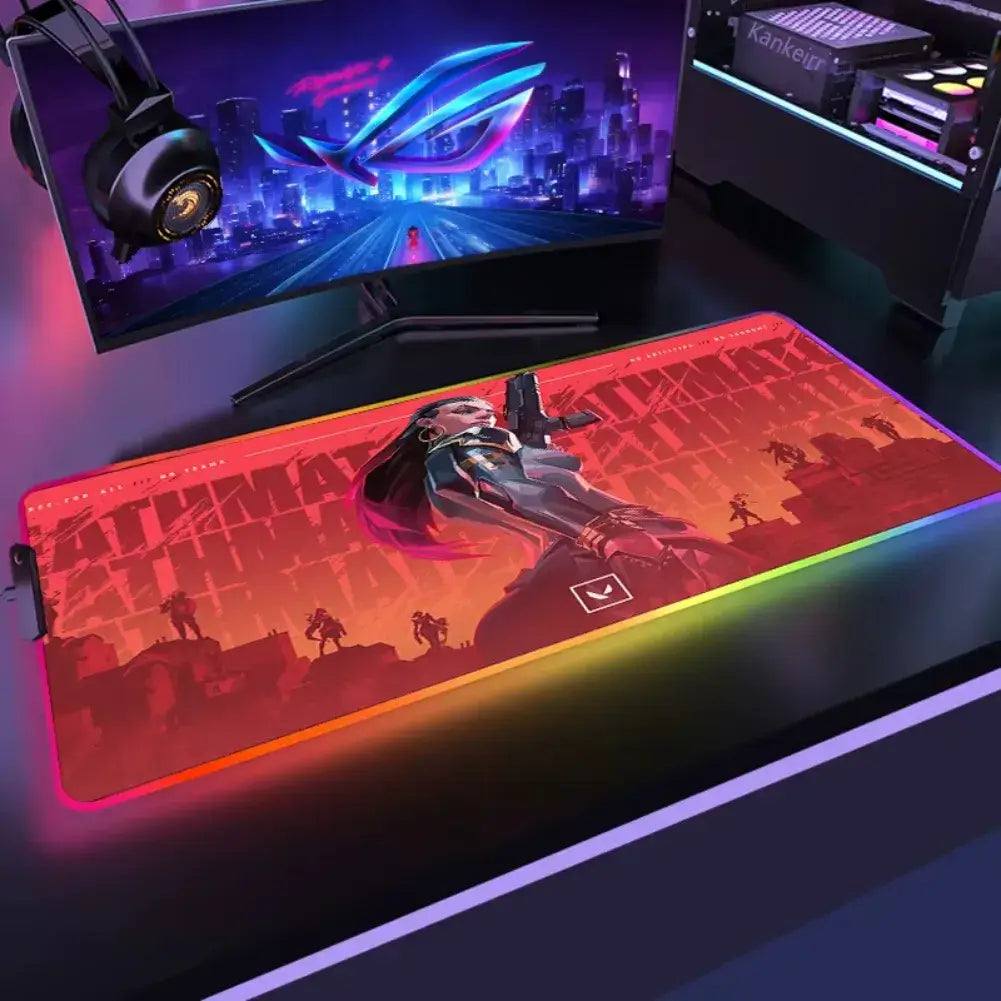 Tapis de souris XXL Valorant Reyna sur un bureau gamer