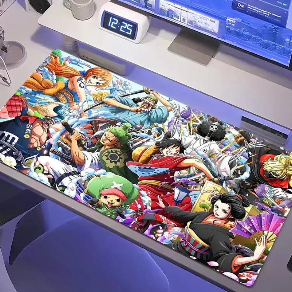 Tapis de souris XXL One Piece avec l'équipage de Luffy en design coloré et performant.