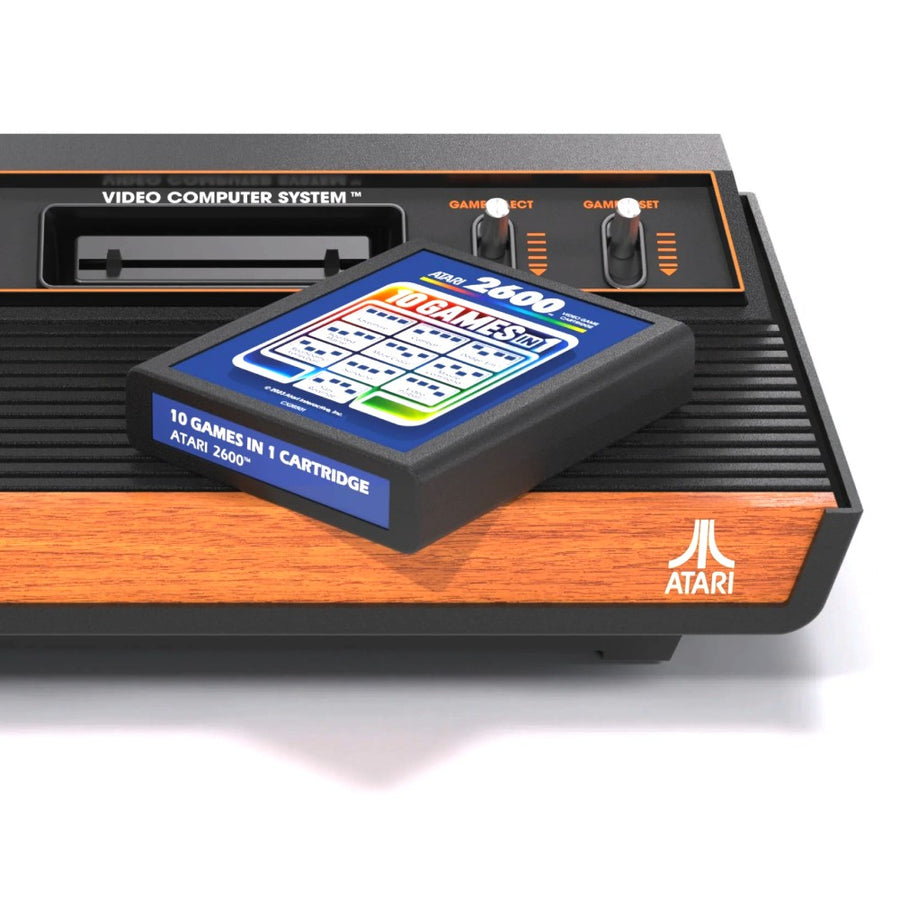 Cartouche 10 jeux insérée dans la console Atari 2600+