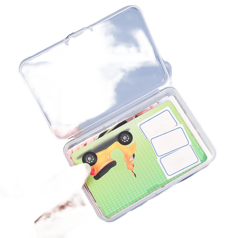 Boîtiers de rangement transparents empilés pour protéger et classer des cartes de jeu