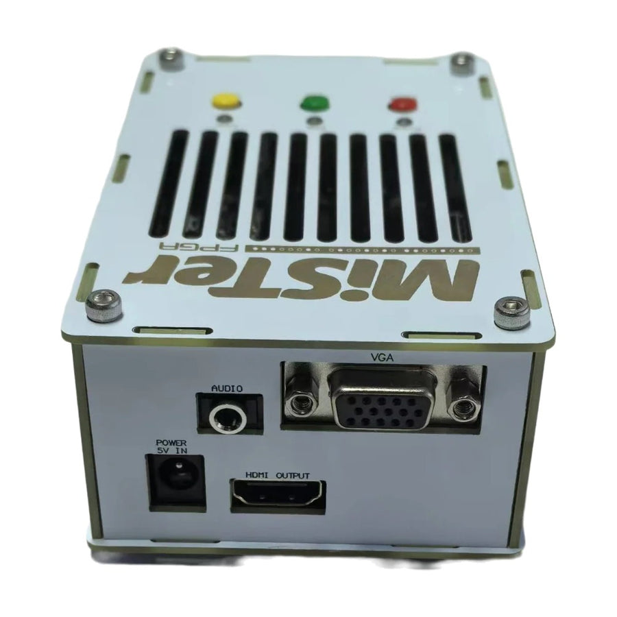 Boîtier de la console FPGA MiSTer vu de l'arrière : sortie VGA, jack audio et alimentation