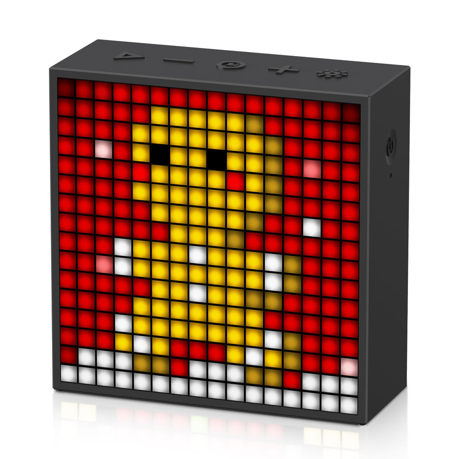 Divoom Timebox-Evo affichant un personnage en pixel art