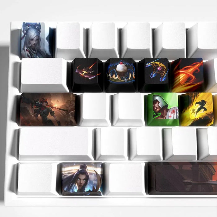 La shérif de Piltover, au détail près — Keycaps Caitlyn League of Legends – finesse de gravure et légendes qui restent lisibles
