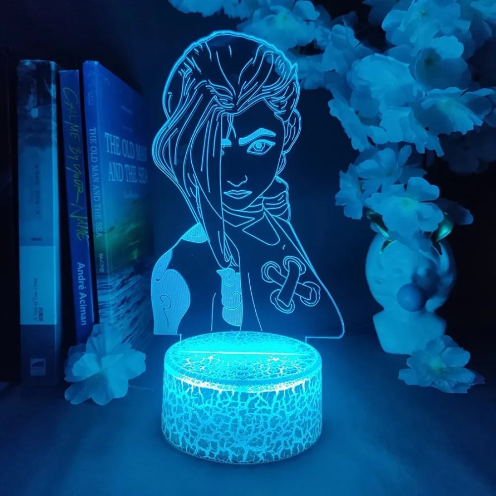 Lampe 3D LED Jinx de League of Legends illuminée en bleu, décor moderne pour fans, ambiance immersive.