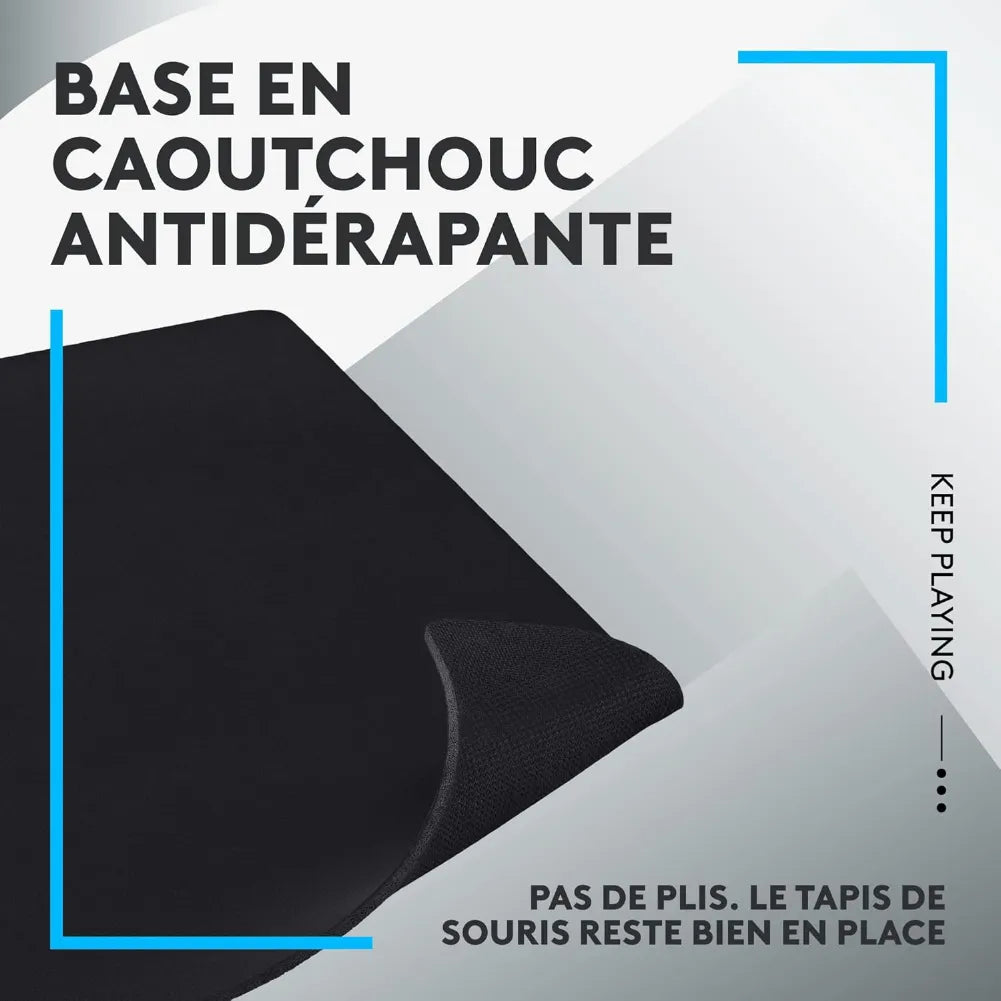 Vue rapprochée de la base en caoutchouc antidérapante du tapis Logitech G G840, garantissant stabilité.