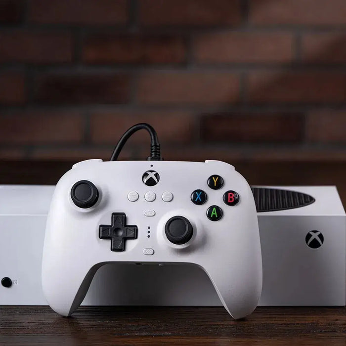 Confort et ergonomie pour de longues sessions de jeu — 8BitDo Ultimate Wired - Manette Xbox & PC, Haute Précision
