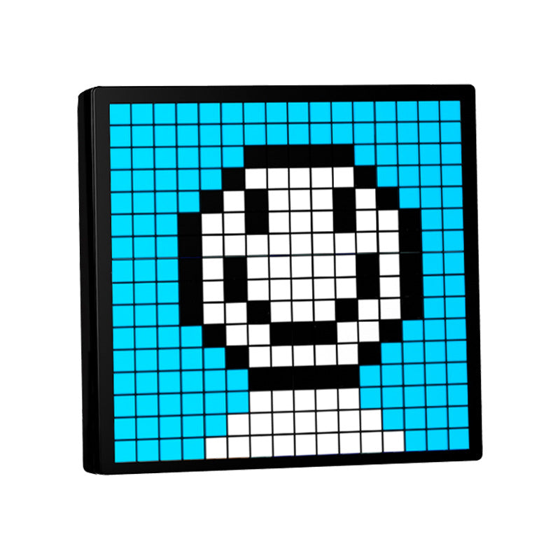 Écran pixel art à LED affichant un fantôme en pixels sur fond cyan