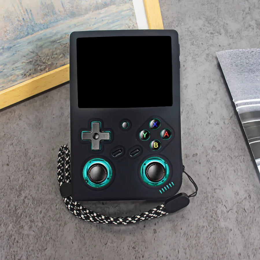 Coque silicone RG35XX Pro posée sur la console