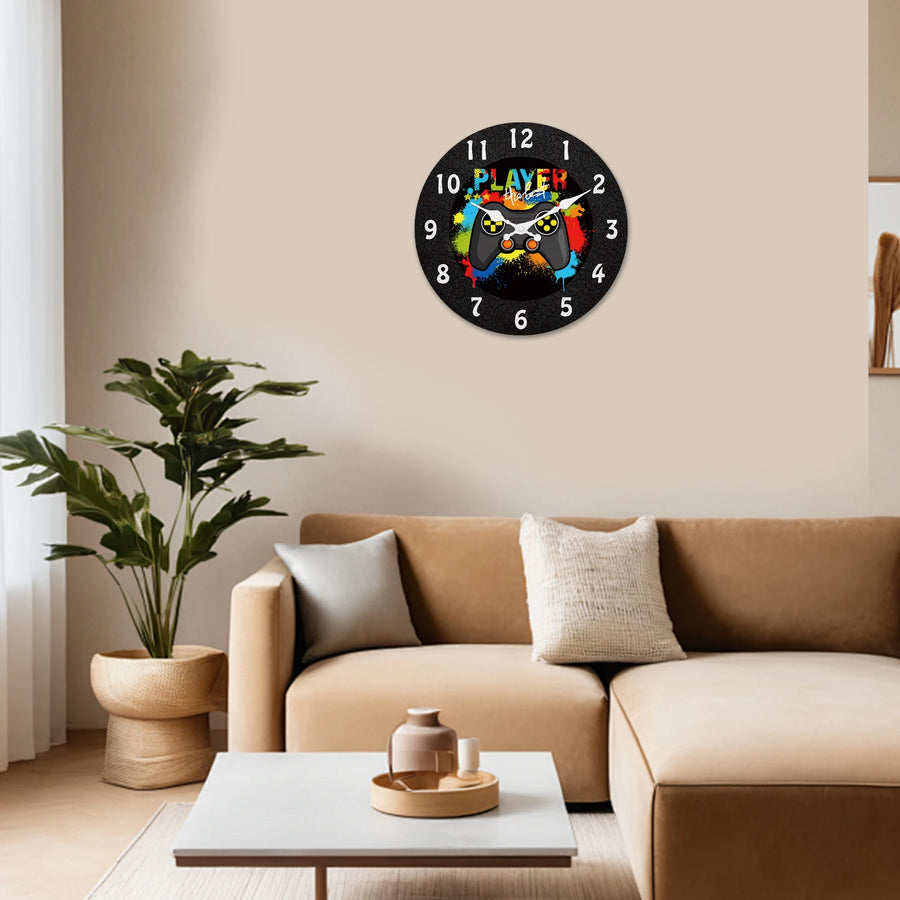 Horloge murale en panneau de bois au motif manette de jeu, mouvement à quartz silencieux — visuel 3