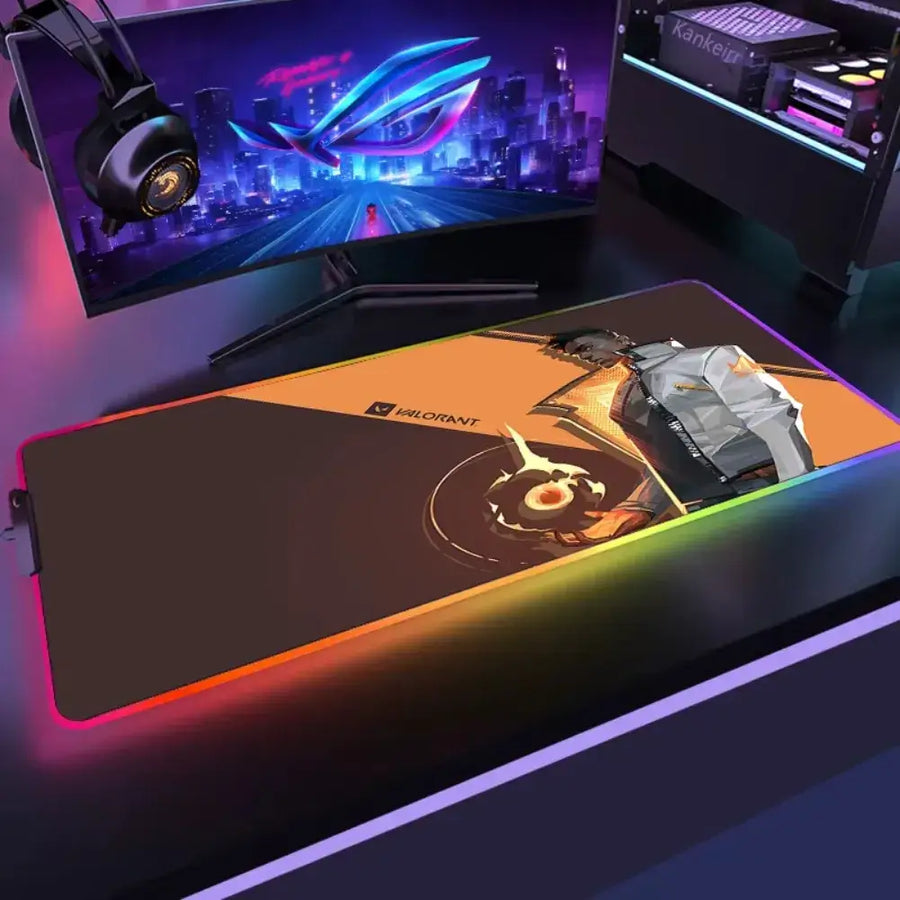 Tapis de souris Valorant posé sur un bureau gaming