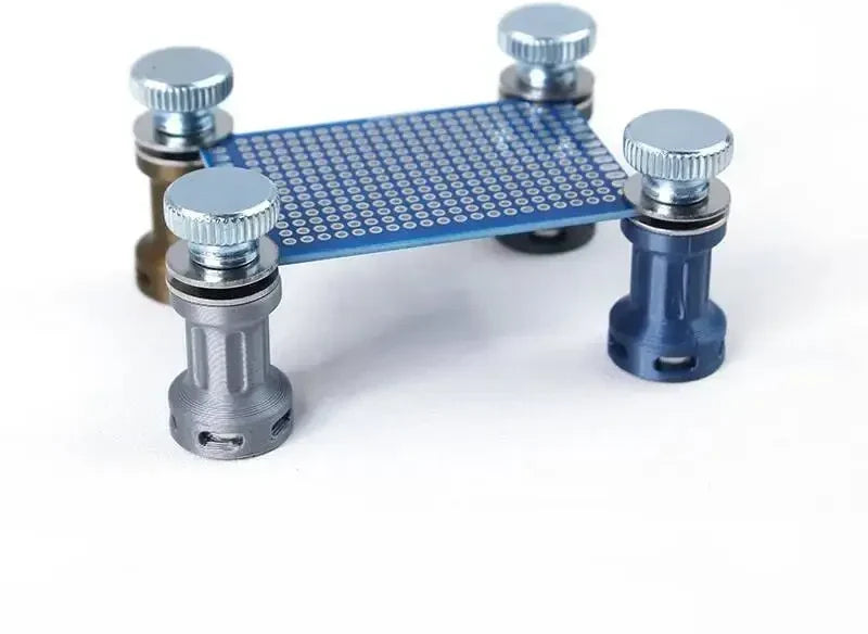 Support de soudure pour cartes électroniques : plateau d'atelier et broches magnétiques — visuel 3